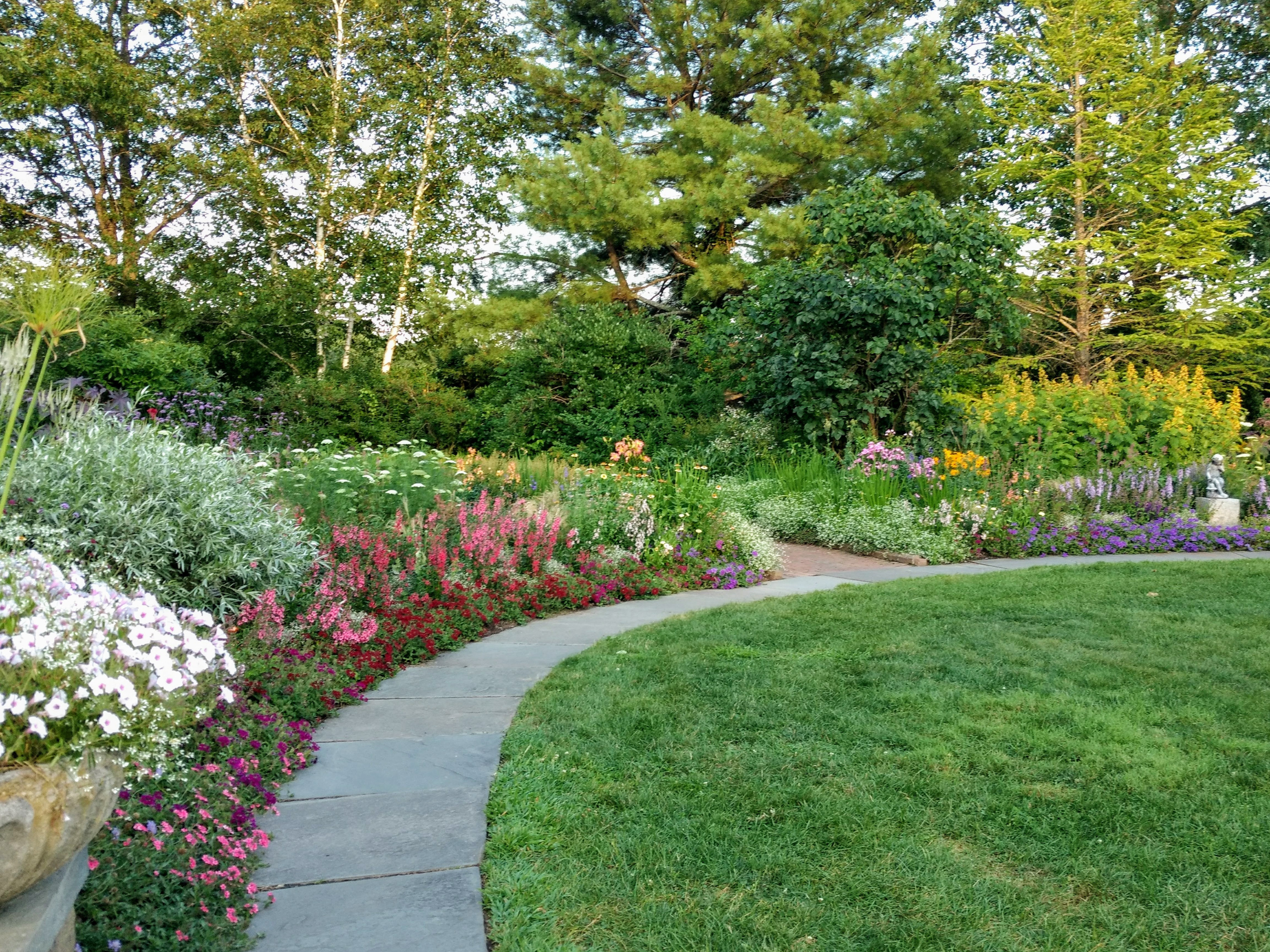 Благоустройство участка частного дома в Невинномысске и Ставропольском крае